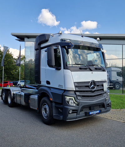 Actros 3-Achser Abrollkipper 6x2